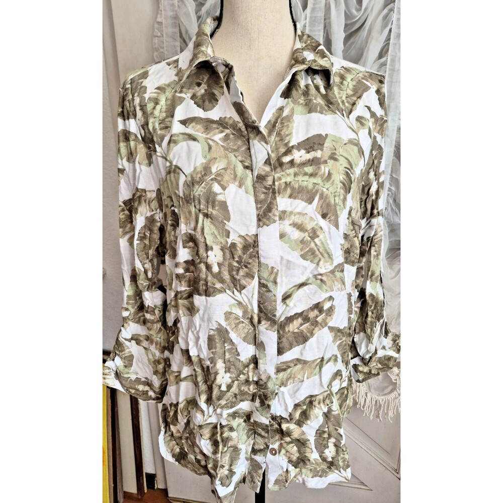Chico’s Green Leaf Button Up Shirt Roll Tab Sleeve Women Size 1 / M  / 8